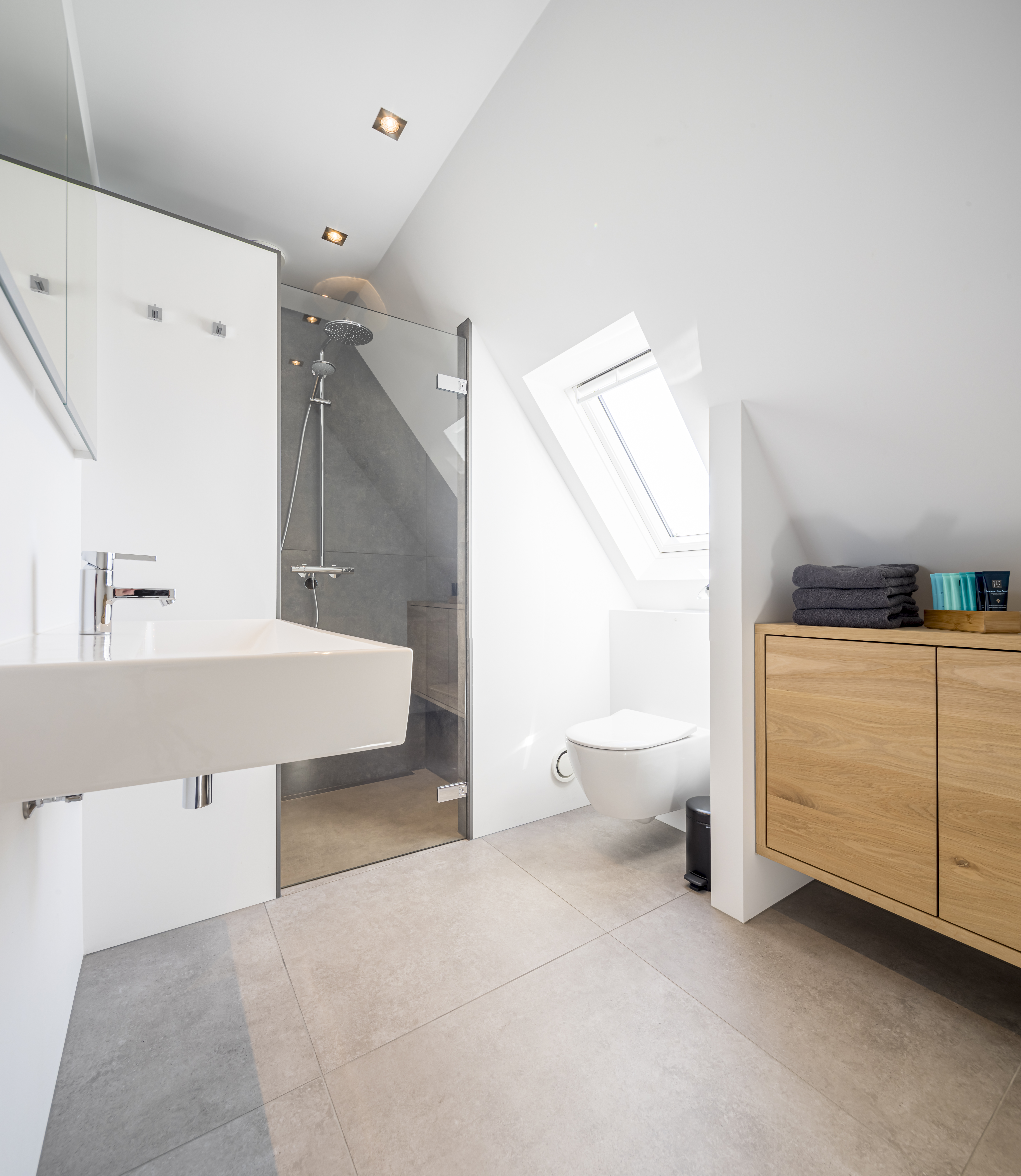 Stijlvol en luxe badkamer detail 1